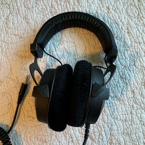 Beyerdynamic DT 770 PRO Studio Headphones